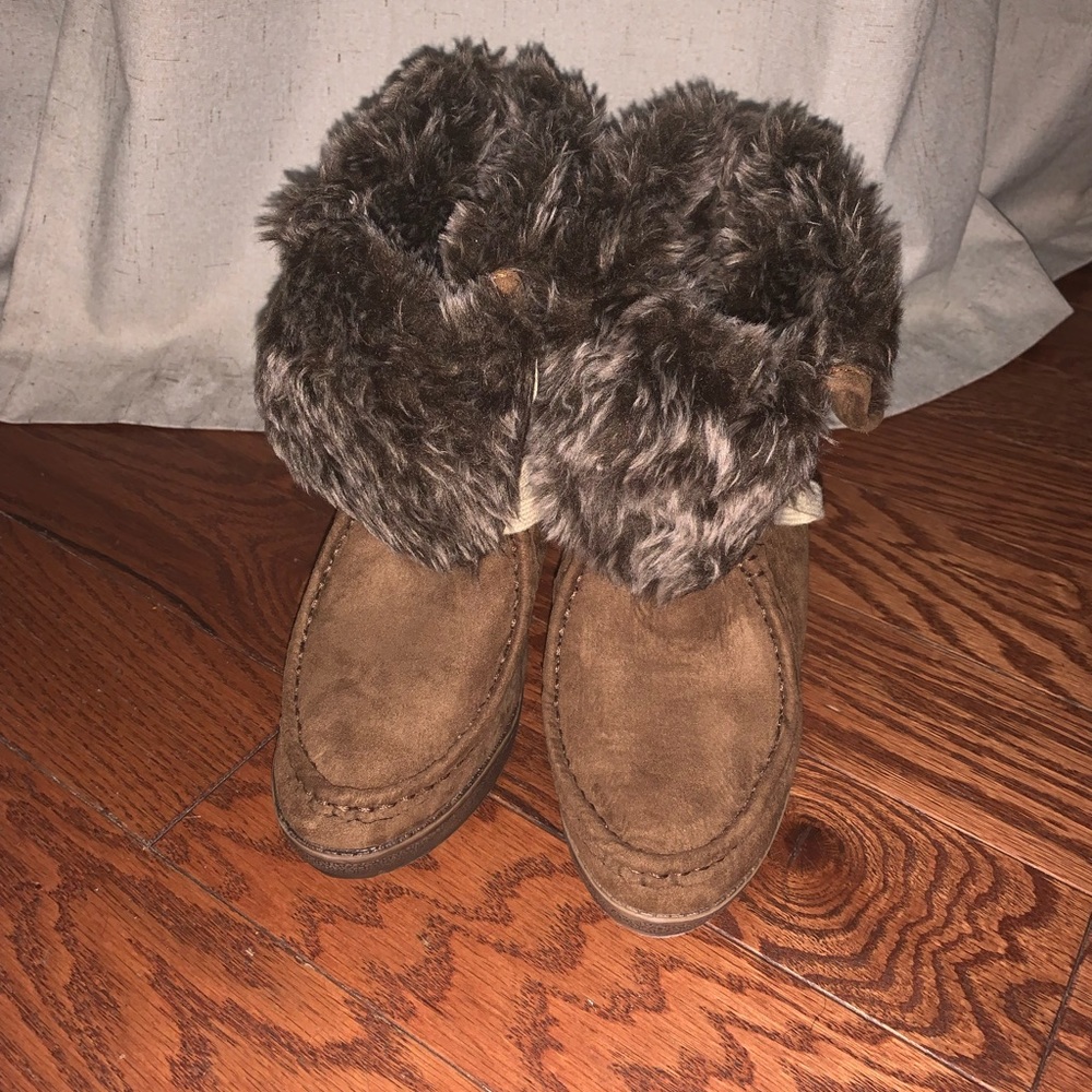 Brown wedge boots